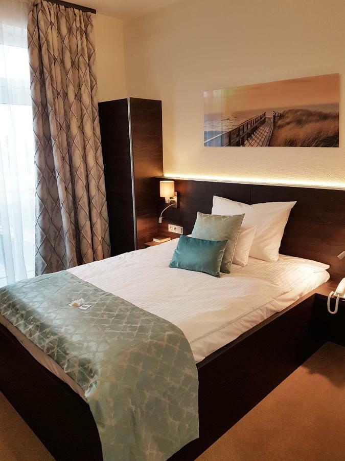 Koka Hotel Czinege & Etterem מראה חיצוני תמונה